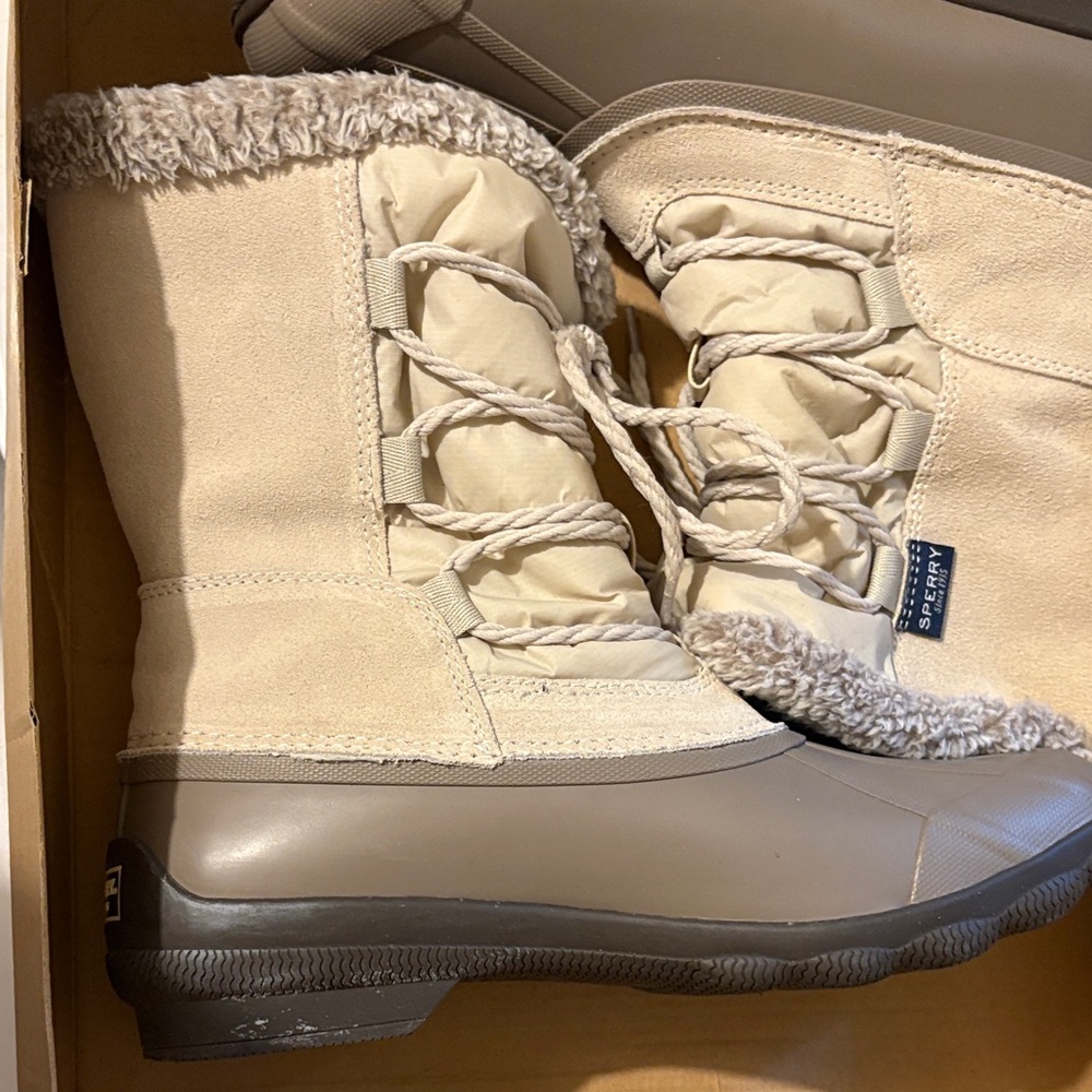 Sperry Women's Winter Boots in Cream and Brown